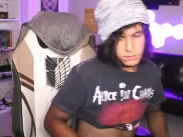 LittleRedBunny – webcam model profile photo Image 10