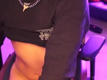 LittleRedBunny – webcam model profile photo Image 11