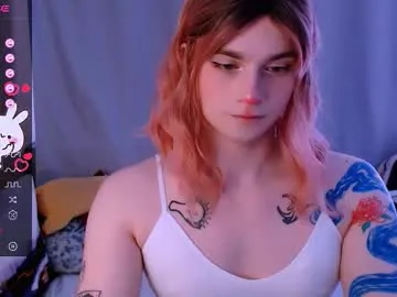 emilywarren296 – webcam model profile photo Image 12