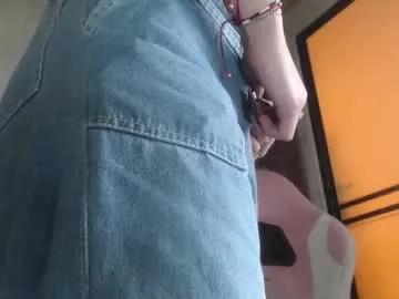 HellenSuric – webcam model profile photo Image 7