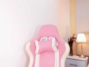 Elie – webcam model profile photo Image 6