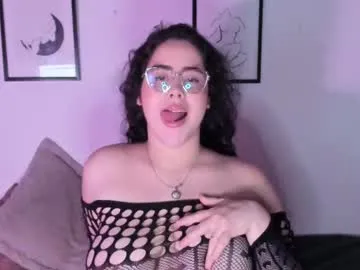 MilaDelays cam session Image 9