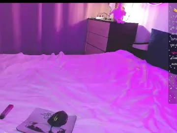 tvycas7 – webcam model profile photo Image 3