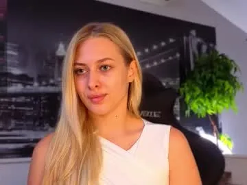 viaaann12 – webcam model profile photo Image 8