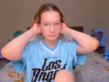 kat_ly_chan – webcam model profile photo Image 2