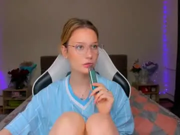 kat_ly_chan – webcam model profile photo Image 3