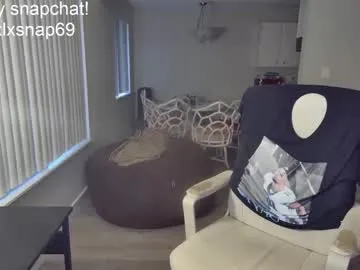 lolaa_darling – webcam model profile photo Image 8