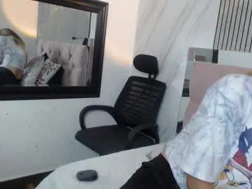 flirtsxxx – webcam model profile photo Image 16