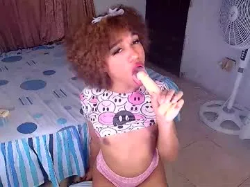 naomixjones1 – webcam model profile photo Image 17