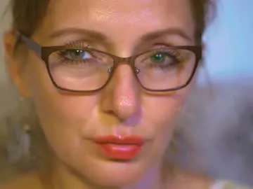 pureannuals – webcam model profile photo Image 11