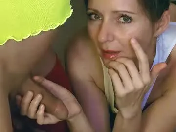 pureannuals – webcam model profile photo Image 16