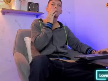 NikolJhones – webcam model profile photo Image 14