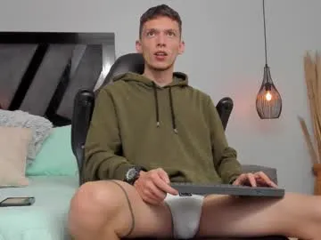 NikolJhones – webcam model profile photo Image 2