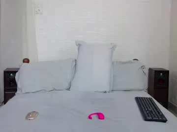 lolaa_darling – webcam model profile photo Image 2