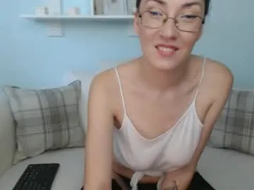 lolaa_darling – webcam model profile photo Image 10