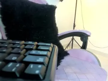 shreya_0 – webcam model profile photo Image 11