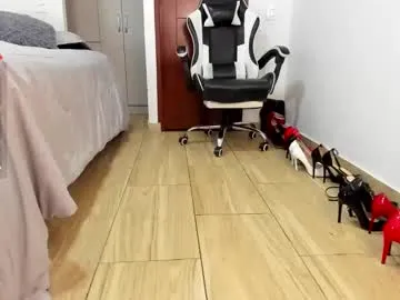 EllieSin – webcam model profile photo Image 8