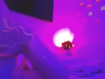 EmiliaWalker – webcam model profile photo Image 8