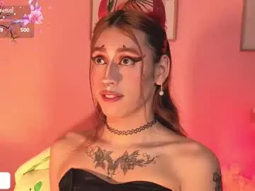 CrisstyBaez – webcam model profile photo Image 8