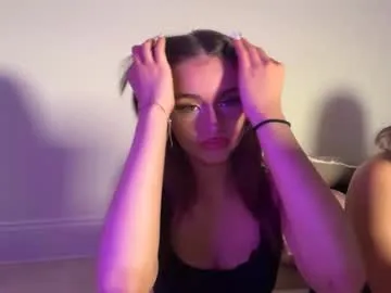 KarinAss – webcam model profile photo Image 16