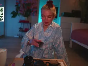 DiaQuin – webcam model profile photo Image 16