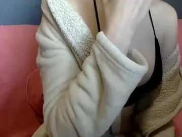 keranimaralaa33409304290 – webcam model profile photo Image 18