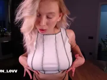 sunlovv – webcam model profile photo