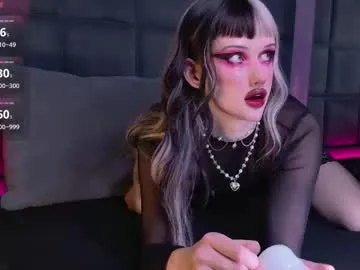 mae_nathan – webcam model profile photo Image 8