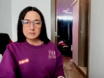 EmiliaWalker – webcam model profile photo Image 13