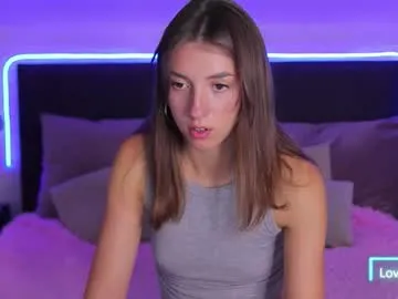 EmilyHart – webcam model profile photo Image 4