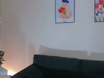 Seline – webcam model profile photo Image 12