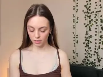 Seline – webcam model profile photo Image 2