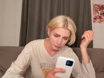 sweetkarmababy – webcam model profile photo Image 3