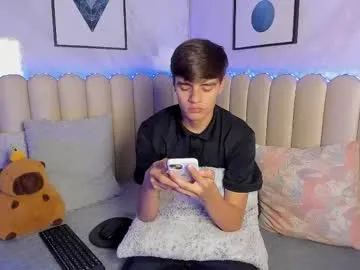 brownboy6999 – webcam model profile photo Image 8