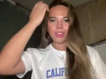 MickeySean – webcam model profile photo Image 11