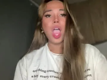 MickeySean – webcam model profile photo Image 13