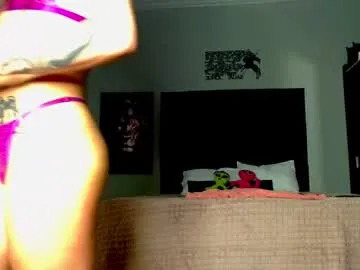 AmelyLu – webcam model profile photo Image 2