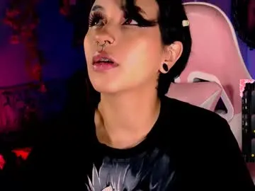 kathariine – webcam model profile photo Image 3