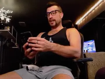 mae_nathan – webcam model profile photo Image 14