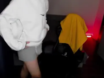 smallsmile69 – webcam model profile photo Image 8