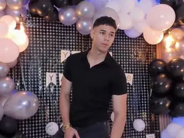 Dolce – webcam model profile photo Image 12