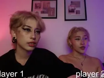 sweetsour18 – webcam model profile photo Image 10