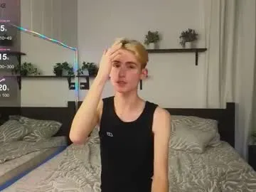 CarolineBleir – webcam model profile photo Image 11