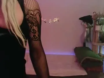 puki_hot – webcam model profile photo Image 10