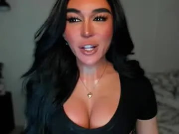 kissing33 – webcam model profile photo Image 10