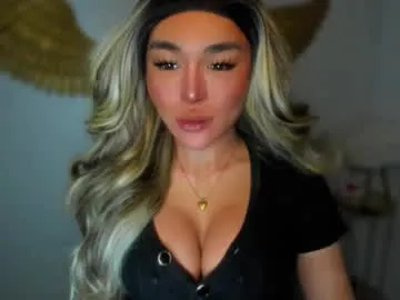 kissing33 – webcam model profile photo Image 4