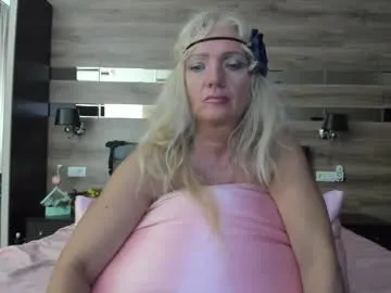 tvycas7 – webcam model profile photo Image 2