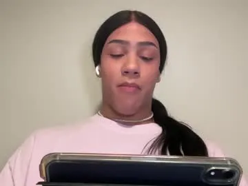 pureannuals – webcam model profile photo Image 10