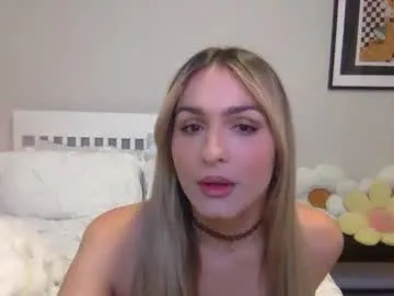 HazelLynn – webcam model profile photo Image 3