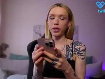 elihoss45 – webcam model profile photo Image 2